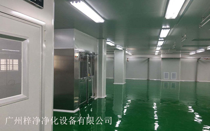風淋室主要用于對進入潔凈室的人員進行預處理，以減少帶入的塵埃和污染物。