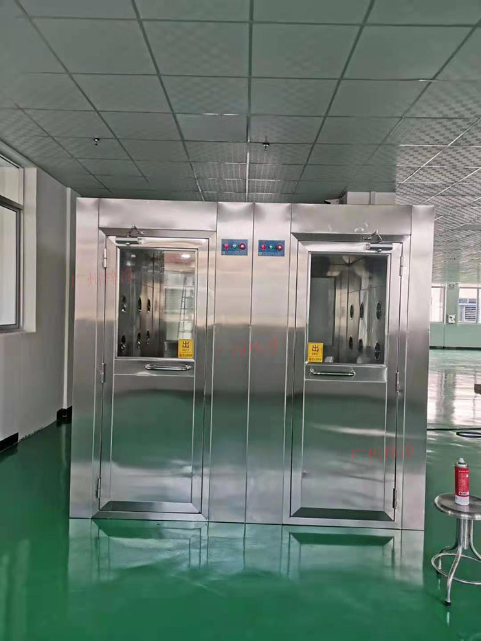 風淋室是凈化車間中不可或缺的空氣凈化設(shè)備
